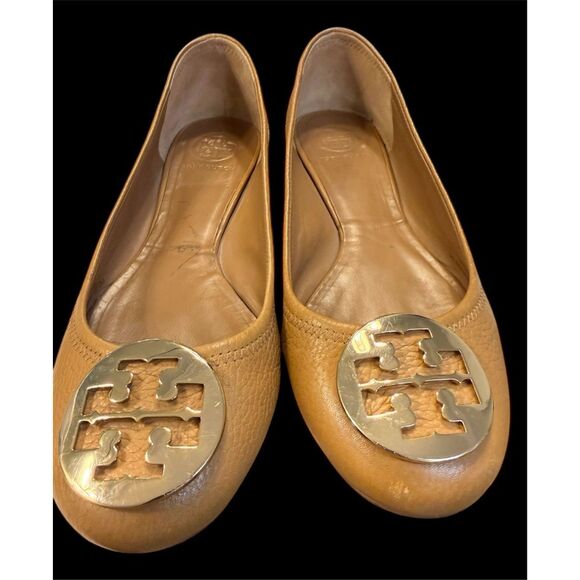 Tory Burch Classic Flats Size 9.5 Tan Gold Medallion Comfortable - Picture 12 of 14